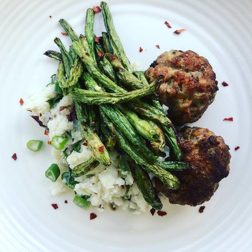 Spicy Roasted Pork Meatballs with Garlic